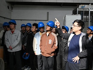 Schul-Unternehmens kooperation, gegenseitige Stärkung-Henan Universität für Wissenschaft und Technologie Energie und Energie technik Studenten besuchen und Praktikant bei Longhua Technology Group Equipment Division